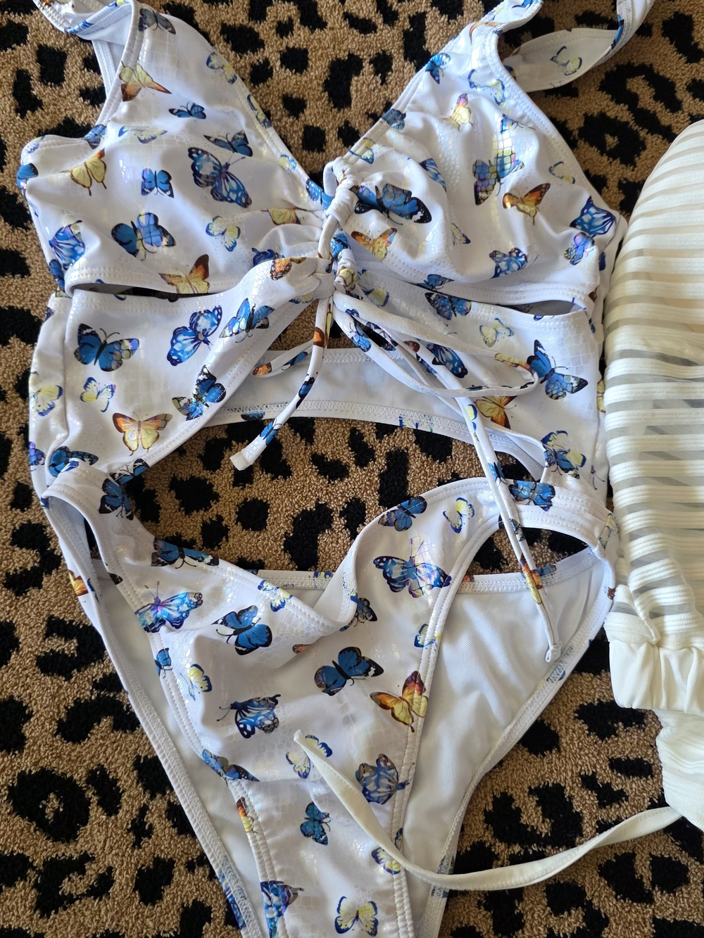 White Butterfly Print Tie-Front Barhing Suit And White Bathing Suit